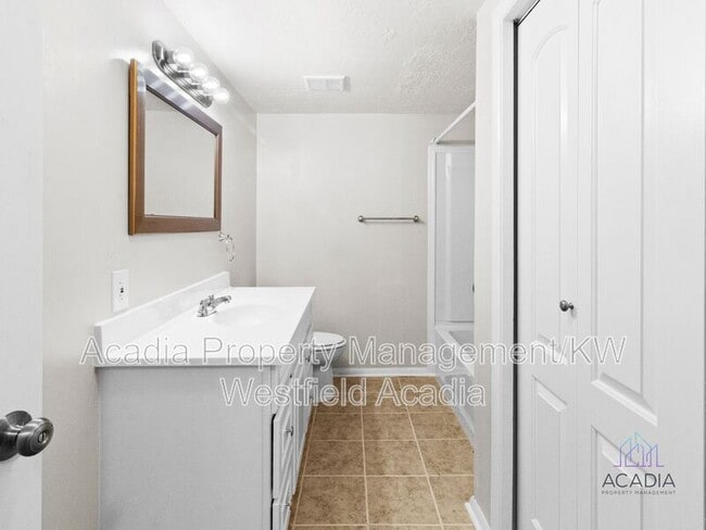 Building Photo - 2360 N 250 W