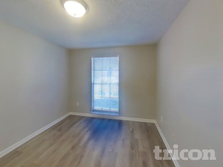Building Photo - 16013 Woodpine Dr