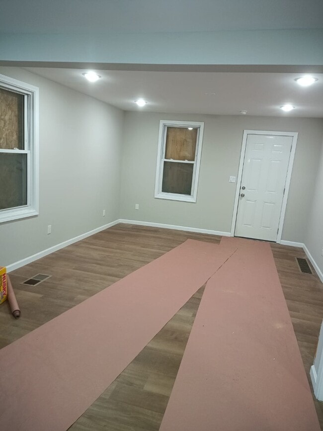 Building Photo - 1115 Dudley Ave