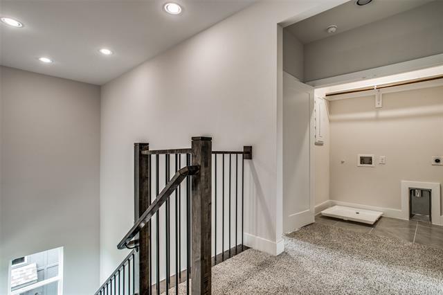 Building Photo - 2654 Carolwood Ln