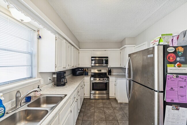 Building Photo - 330 S 164th E Pl