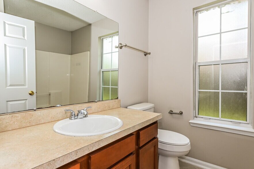 Building Photo - 2877 Sutton Estates Cir N