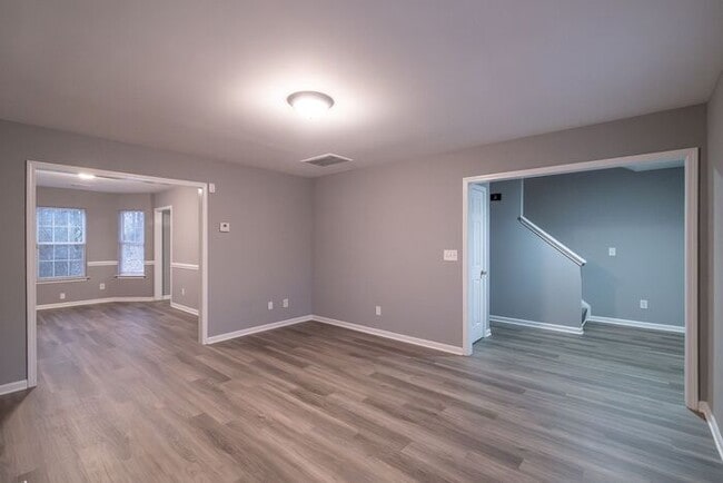 Building Photo - NEWLY RENOVATED !!!! Charming 4-Bedroom Home with Spacious Backyard!