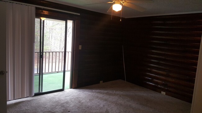 Building Photo - Duplex 2 bedroom 1 bath