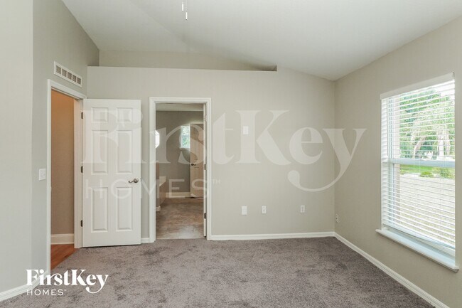 Building Photo - 2079 Hayfield Way