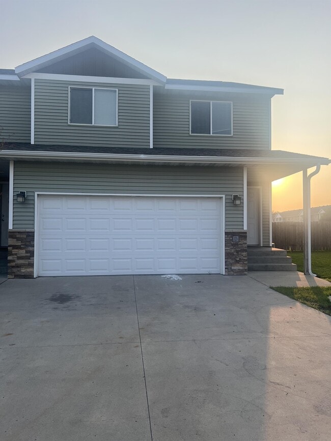 Building Photo - 3314 8th St W