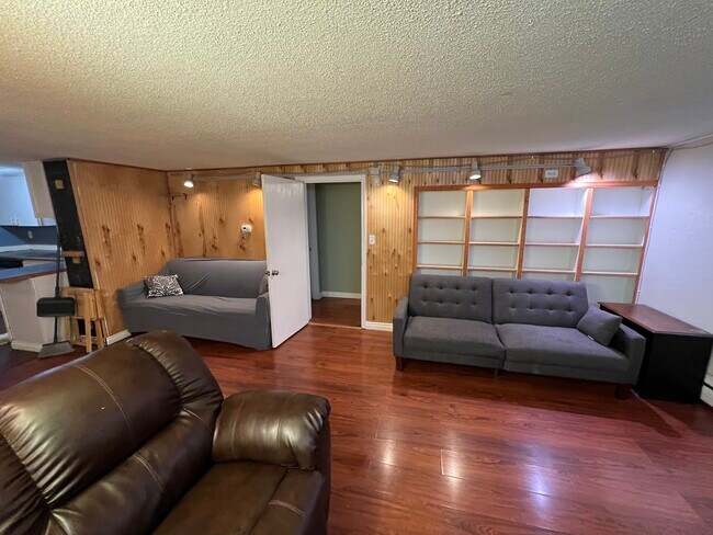 Building Photo - 4831 Klondike Ave