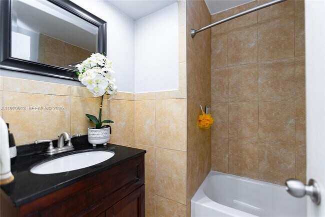 Building Photo - 245 NW 109th Ave