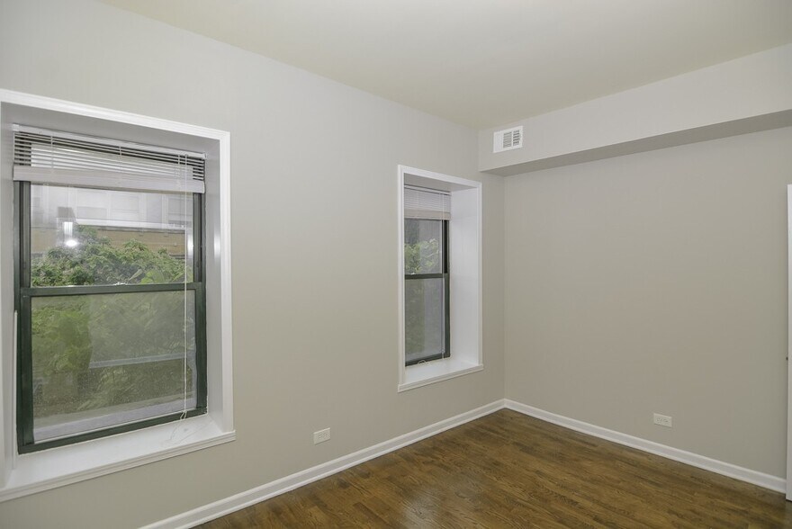 Building Photo - 1311 W Leland Ave