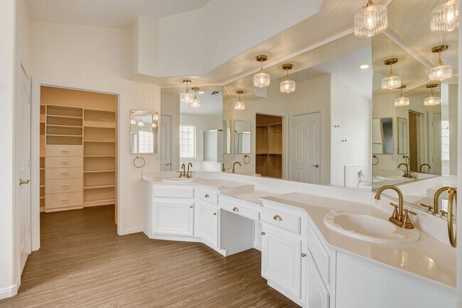 Building Photo - 8913 Arabian Filly Ave