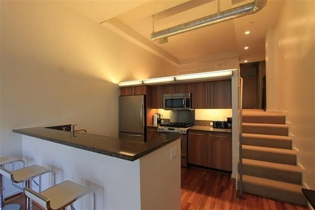 Building Photo - ICON Loft Available April 1st!