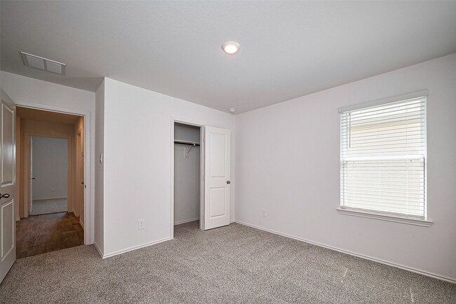 Building Photo - 5604 Poplar Rdg Ct