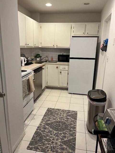 Building Photo - 1950 N Andrews Ave