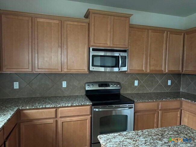 Building Photo - 4902 Bridgewood Dr