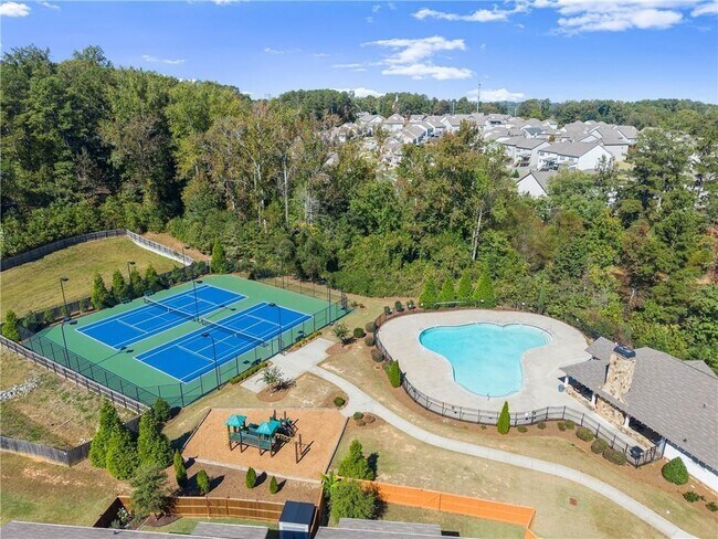 Building Photo - 156 Round Pond Dr