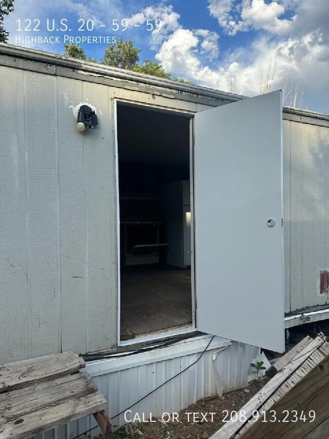 Building Photo - 122 US-20