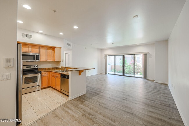 Building Photo - 20660 N 40th St