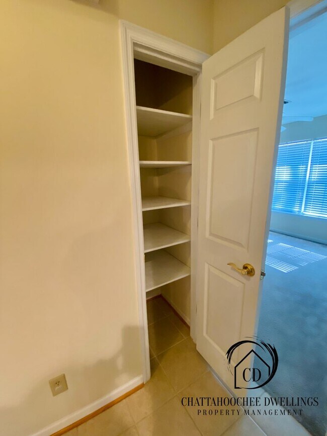 Building Photo - 322 Wright Oaks Ct