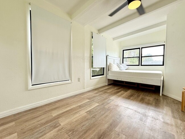 Building Photo - Charming updated 3Bedrooms 1Bath Home in p...