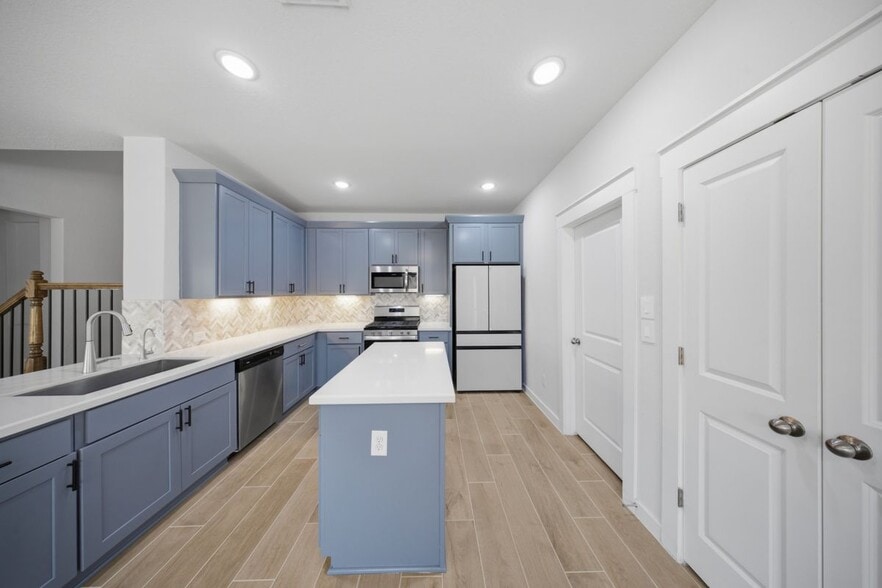 Building Photo - 8007 Chasemont Ct