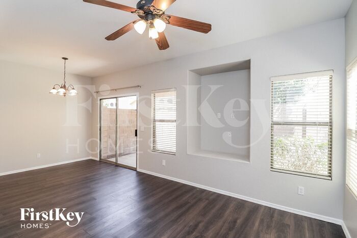 Building Photo - 1336 W Wahalla Ln