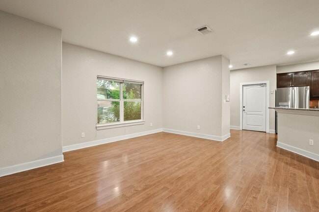 Building Photo - 7114 Bethencourt