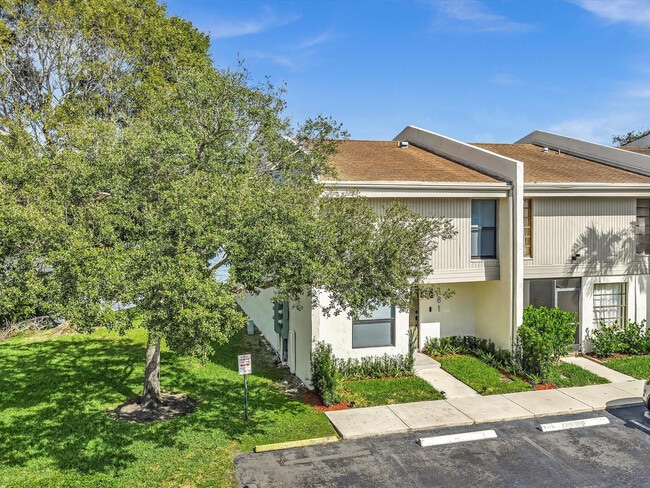 Building Photo - 1381 NW 99th Ave