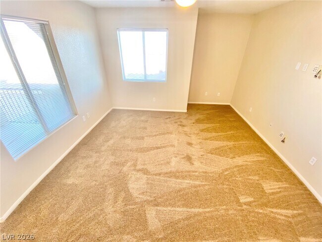 Building Photo - 8569 Rhamus Ct
