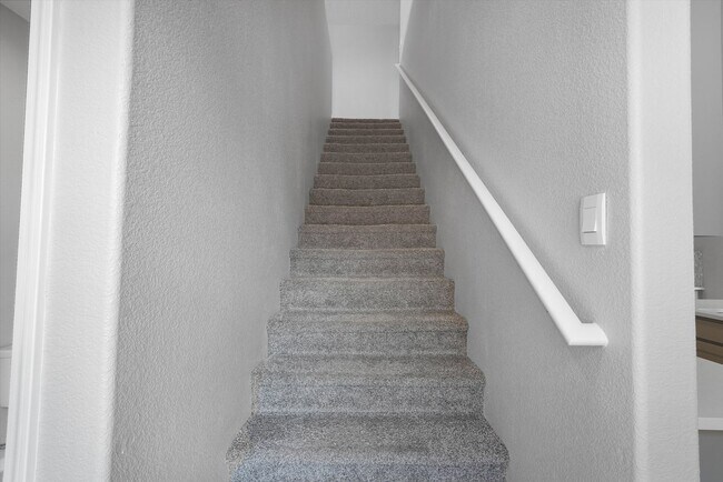 Building Photo - 3205 Tazanita Lp SE
