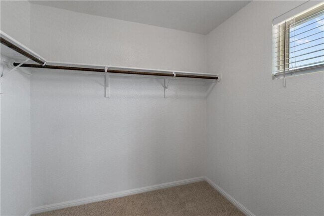 Building Photo - 145 Lambert St
