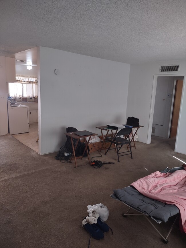 Building Photo - 280 Mary Ln