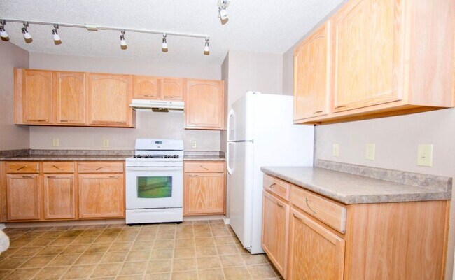 Building Photo - SPACIOUS 2 STORY HOUSE