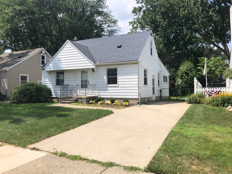 Primary Photo - 711 N Blair Ave