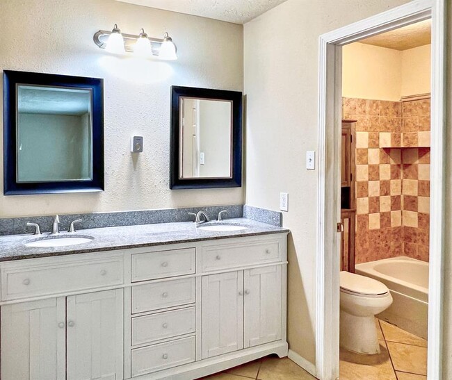 Building Photo - 3518 Almondwood Dr