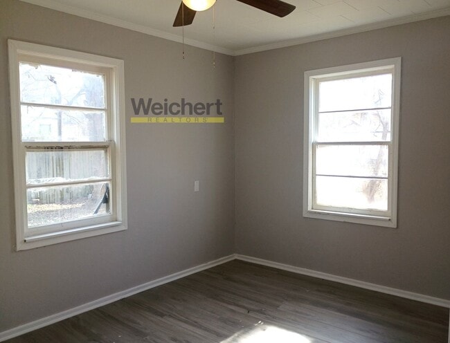 Building Photo - 2bed/1bath house for rent