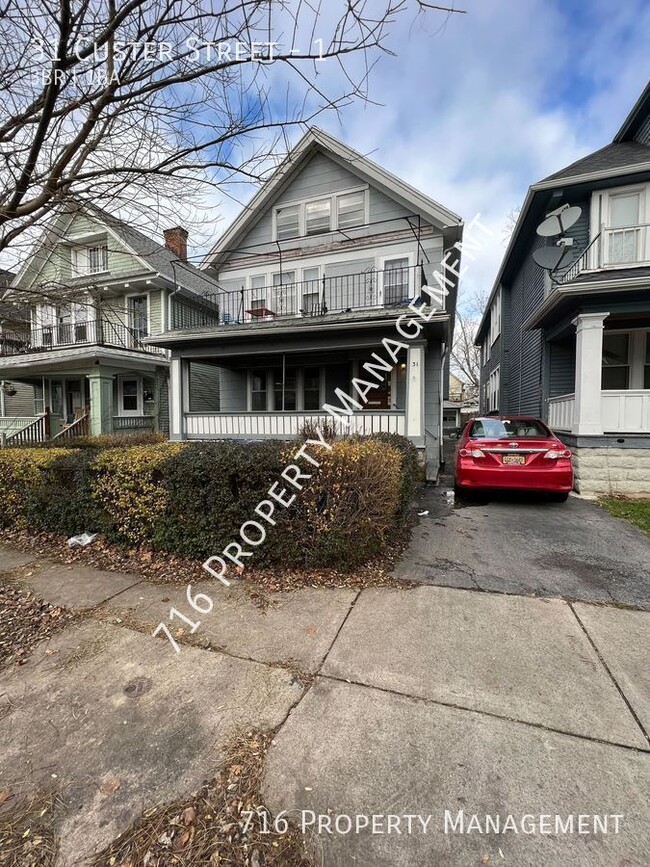 Building Photo - 31 Custer St
