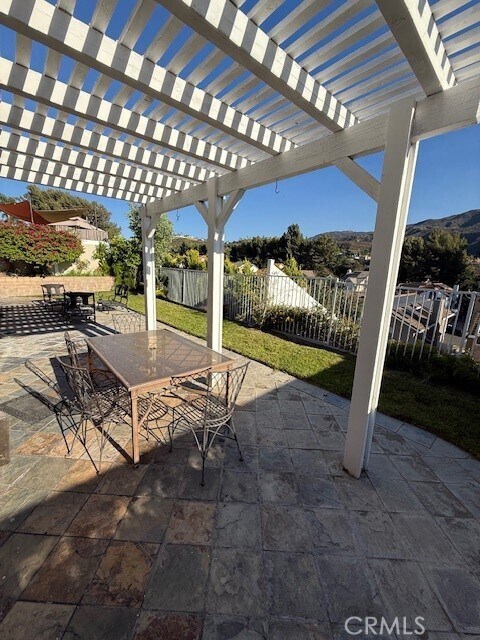 Building Photo - 3350 Deaver Dr