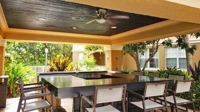 Building Photo - 19999 E Country Club Dr