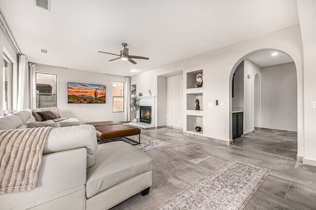 Building Photo - 5211 N 193rd Ave