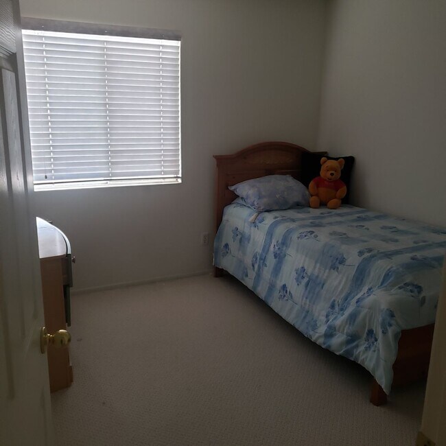 Building Photo - (Mission Grove) 5 BEDROOM, 1 bedroom downstairs! HOUSE!