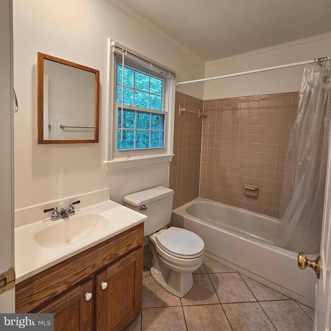 Building Photo - 6004 Station View Ct