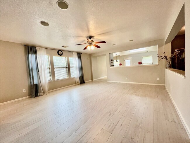 Building Photo - 16750 Bending Creek Ln