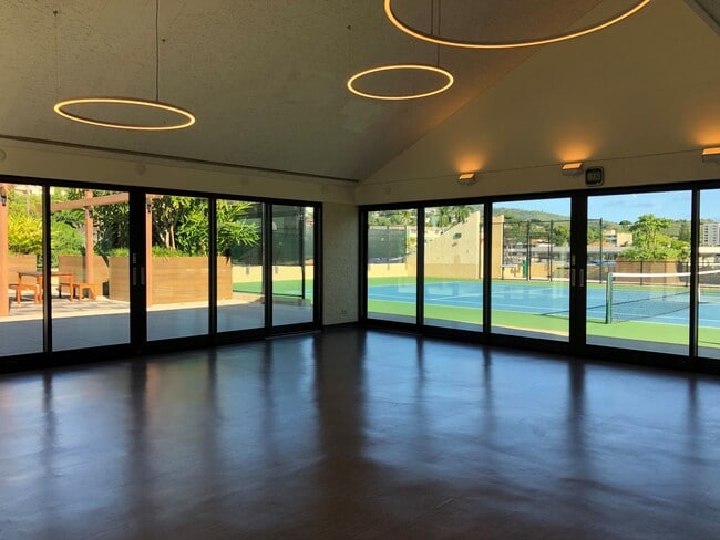 Building Photo - Mott-Smith Lani Loa/1 BR/1 BA/1 PK