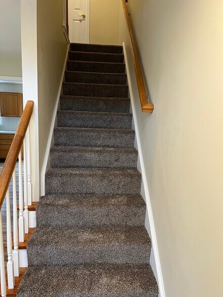 Building Photo - 4171 Kittatinny Dr