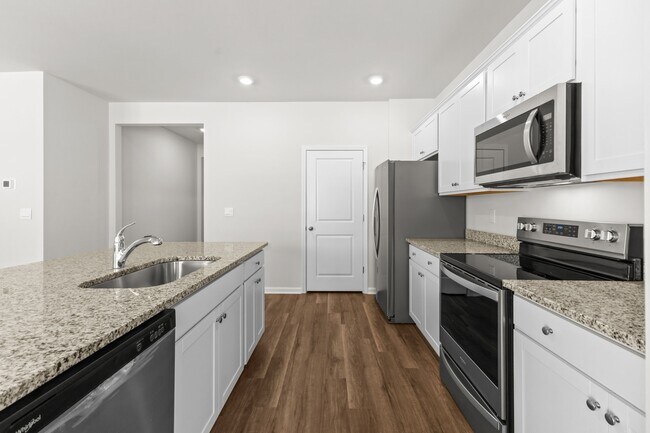Building Photo - 1005 Sennema Cir