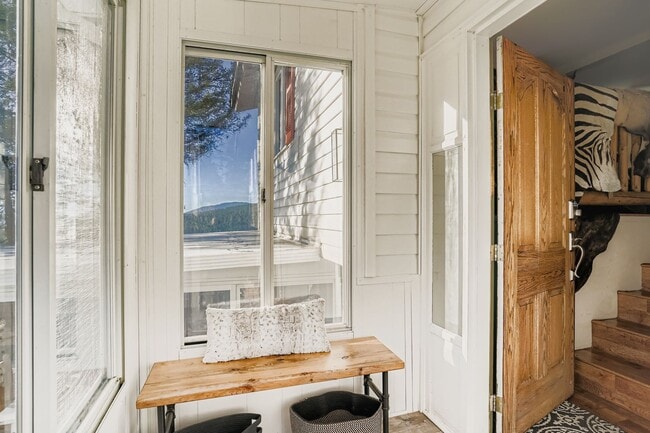 Building Photo - 13203 S Wamblee Valley Rd