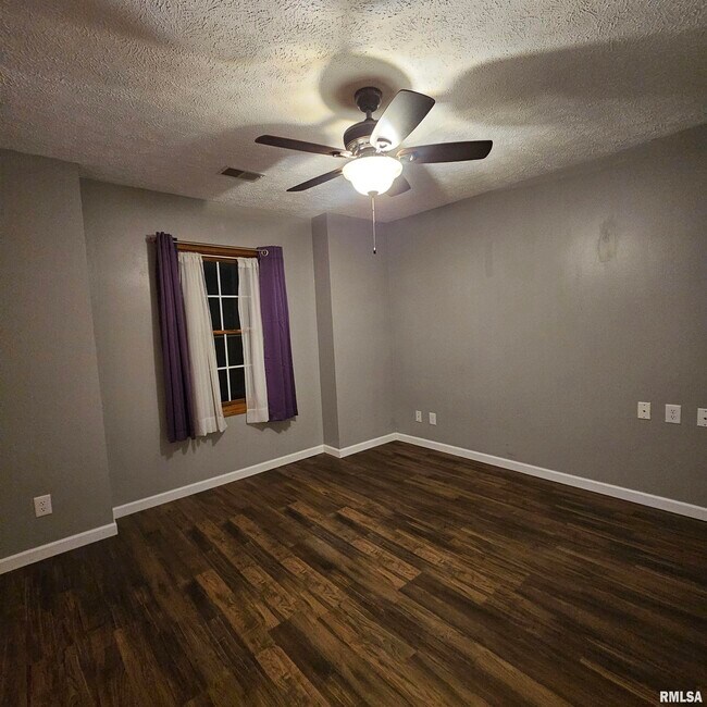 Building Photo - 12488 Cyril James Rd