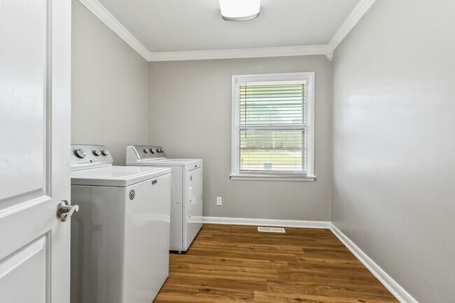 Building Photo - 4301 Richardson Dr NW