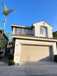 Building Photo - LOVELY 2 STORY DETACHED HOME WITH LARGE LO...