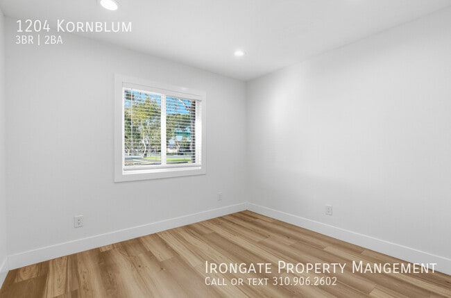 Building Photo - 1204 Kornblum-